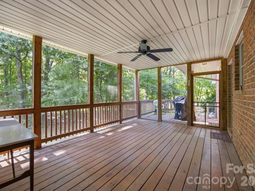 465 Baymount Drive, Salisbury, NC 28144.  MLS# CAR4406559, YatesRealty ID 40284. 