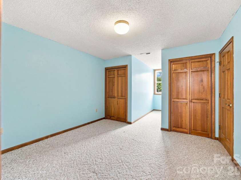 465 Baymount Drive, Salisbury, NC 28144.  MLS# CAR4406559, YatesRealty ID 40284. 