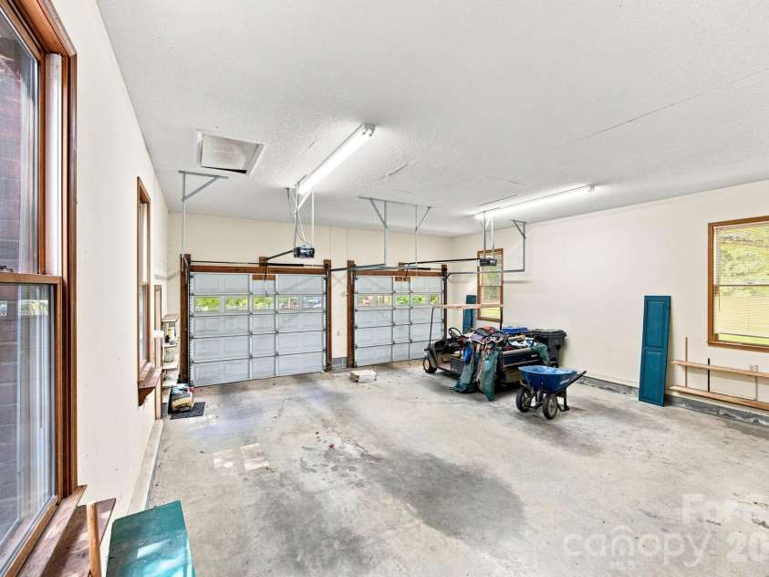 465 Baymount Drive, Salisbury, NC 28144.  MLS# CAR4406559, YatesRealty ID 40284. 