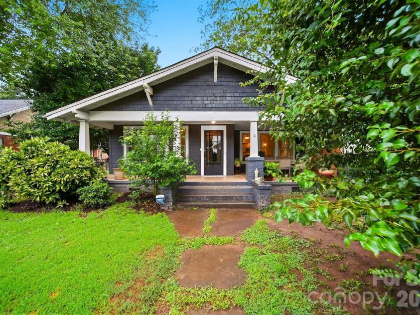 211 Lenoir Street, Morganton, NC 28655.  MLS# CAR4408095, YatesRealty ID 40285. 