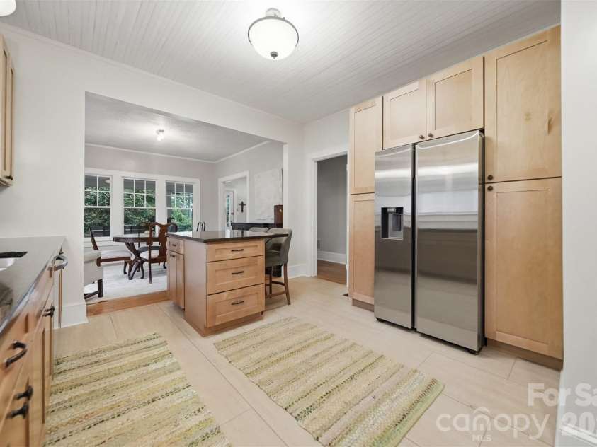 211 Lenoir Street, Morganton, NC 28655.  MLS# CAR4408095, YatesRealty ID 40285. 