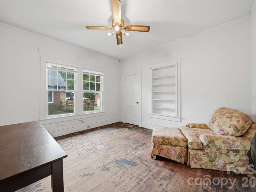 211 Lenoir Street, Morganton, NC 28655.  MLS# CAR4408095, YatesRealty ID 40285. 