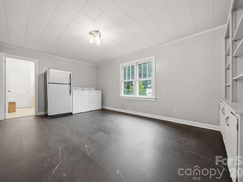 211 Lenoir Street, Morganton, NC 28655.  MLS# CAR4408095, YatesRealty ID 40285. 