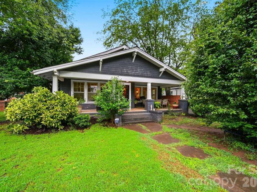 211 Lenoir Street, Morganton, NC 28655.  MLS# CAR4408095, YatesRealty ID 40285. 