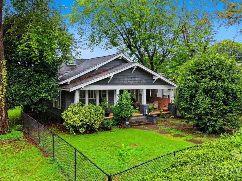 211 Lenoir Street, Morganton, NC 28655.  MLS# CAR4408095, YatesRealty ID 40285. 