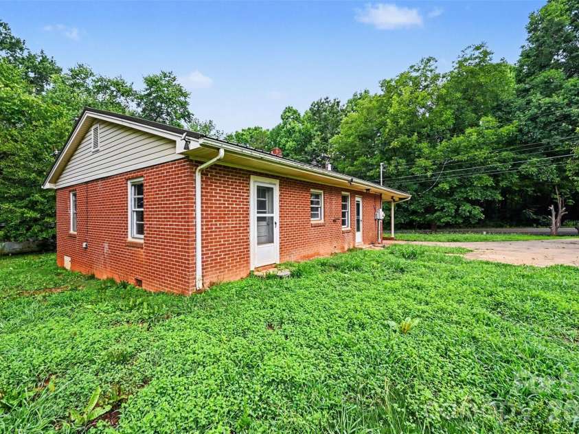 2333 Washburn Road, Shelby, NC 28150.  MLS# CAR4408534, YatesRealty ID 40286. 