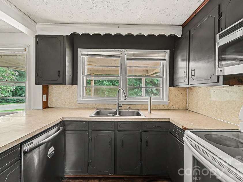 2333 Washburn Road, Shelby, NC 28150.  MLS# CAR4408534, YatesRealty ID 40286. 