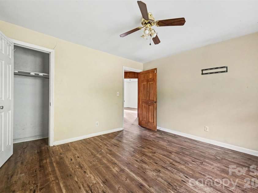 2333 Washburn Road, Shelby, NC 28150.  MLS# CAR4408534, YatesRealty ID 40286. 