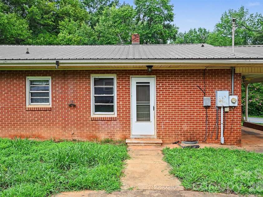 2333 Washburn Road, Shelby, NC 28150.  MLS# CAR4408534, YatesRealty ID 40286. 