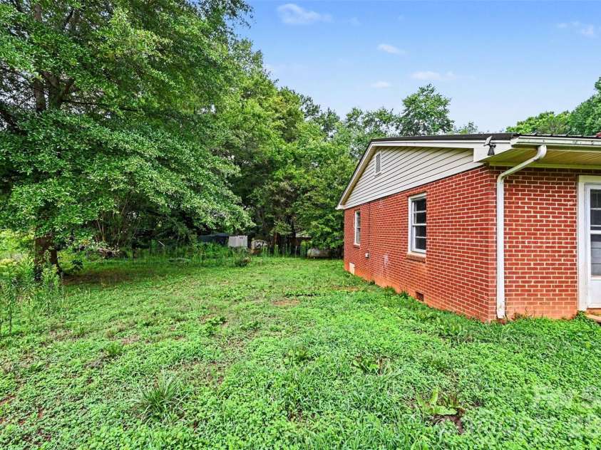 2333 Washburn Road, Shelby, NC 28150.  MLS# CAR4408534, YatesRealty ID 40286. 