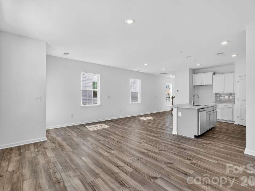 8121 McGarry Trail, Charlotte, NC 28214.  MLS# CAR4408988, YatesRealty ID 40288. 