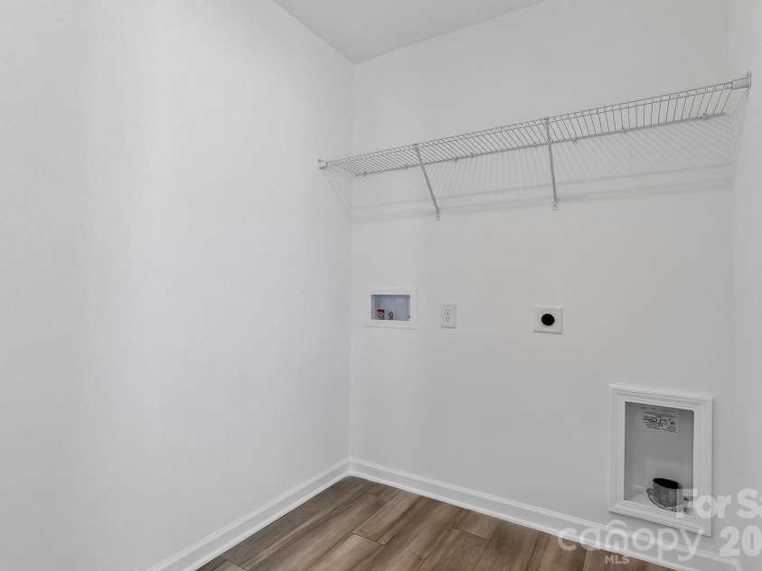 8121 McGarry Trail, Charlotte, NC 28214.  MLS# CAR4408988, YatesRealty ID 40288. 