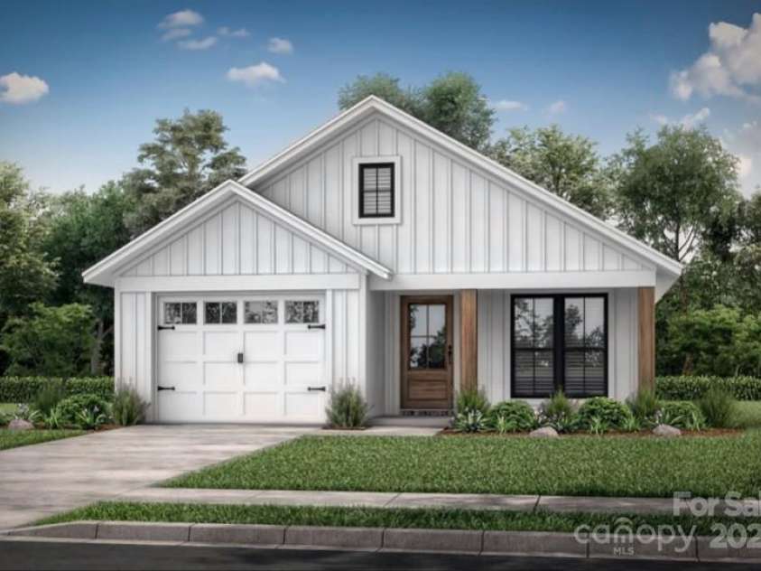 121 Hamrick Avenue, Shelby, NC 28152.  MLS# CAR4241288, YatesRealty ID 4029. 