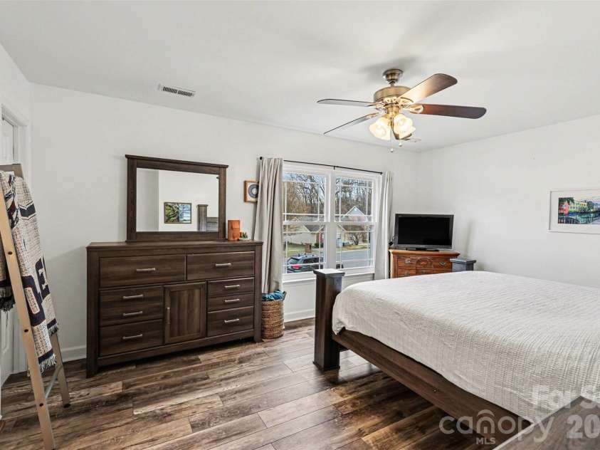 1636 Clooney Lane, Charlotte, NC 28262.  MLS# CAR4350925, YatesRealty ID 4029. 