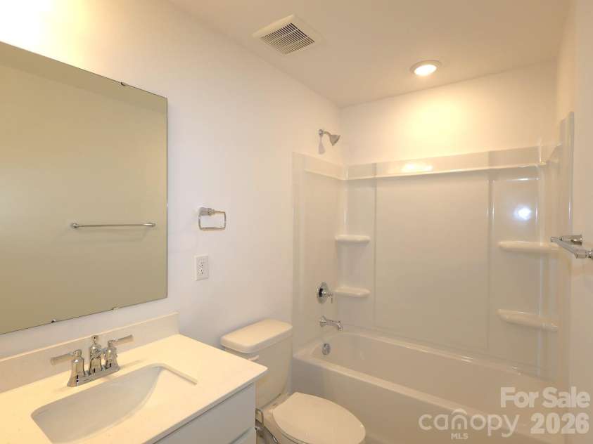 641 Willoughby Park Drive, Monroe, NC 28112.  MLS# CAR4408928, YatesRealty ID 40290. Secondary bathroom
