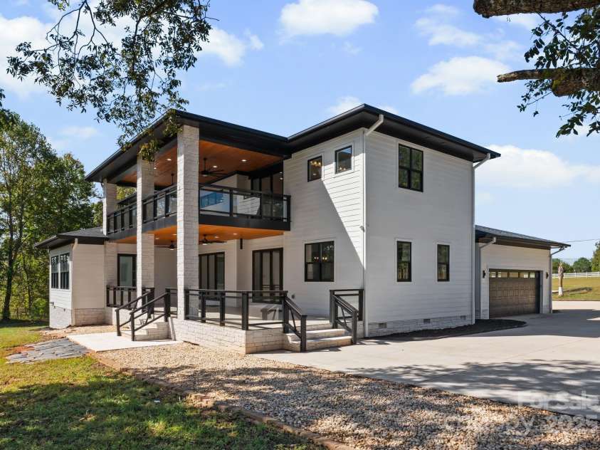 116 Bent Twig Drive, Statesville, NC 28677.  MLS# CAR4315831, YatesRealty ID 403. 