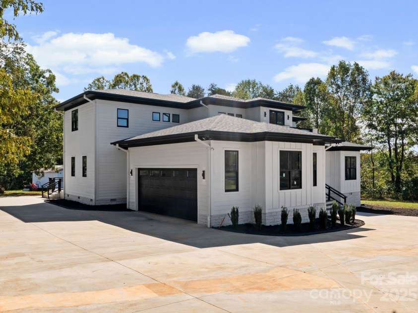 116 Bent Twig Drive, Statesville, NC 28677.  MLS# CAR4315831, YatesRealty ID 403. 