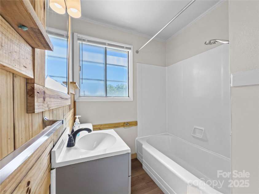 3109 Marlborough Road, Charlotte, NC 28208.  MLS# CAR4299311, YatesRealty ID 403. 