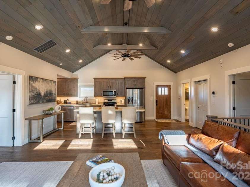 92 Grouseberry Drive, Banner Elk, NC 28604.  MLS# CAR4242581, YatesRealty ID 4030. 