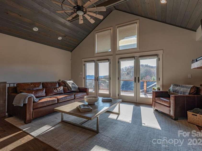 92 Grouseberry Drive, Banner Elk, NC 28604.  MLS# CAR4242581, YatesRealty ID 4030. 