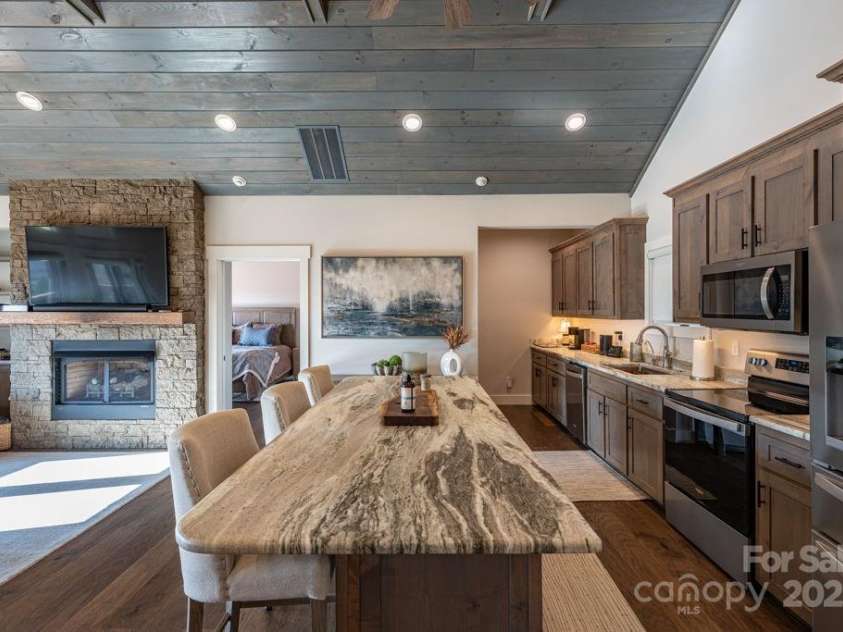 92 Grouseberry Drive, Banner Elk, NC 28604.  MLS# CAR4242581, YatesRealty ID 4030. 