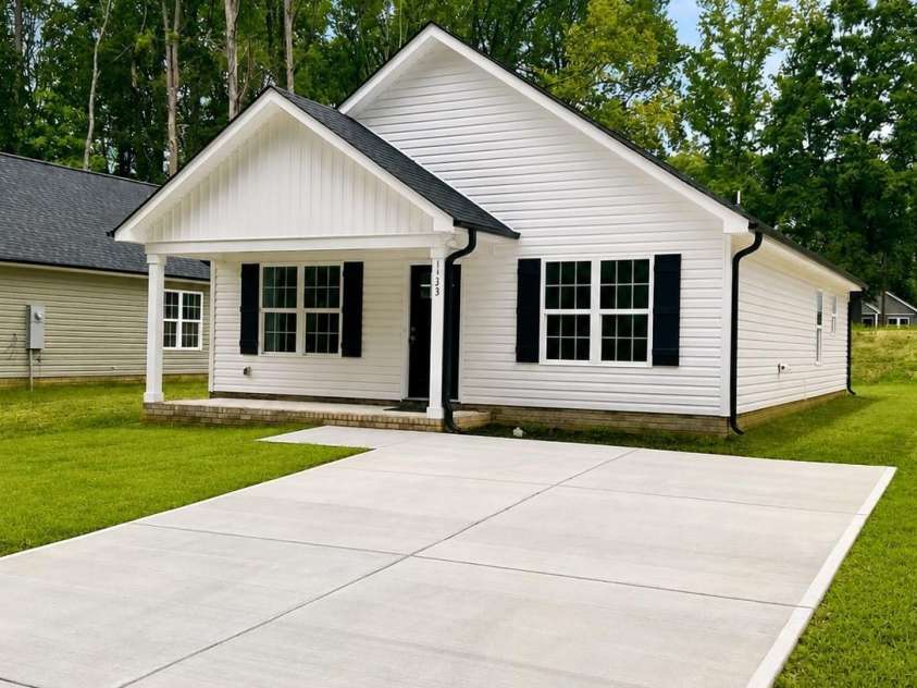 1133 Kenly Street, Salisbury, NC 28144.  MLS# CAR4408159, YatesRealty ID 40300. 