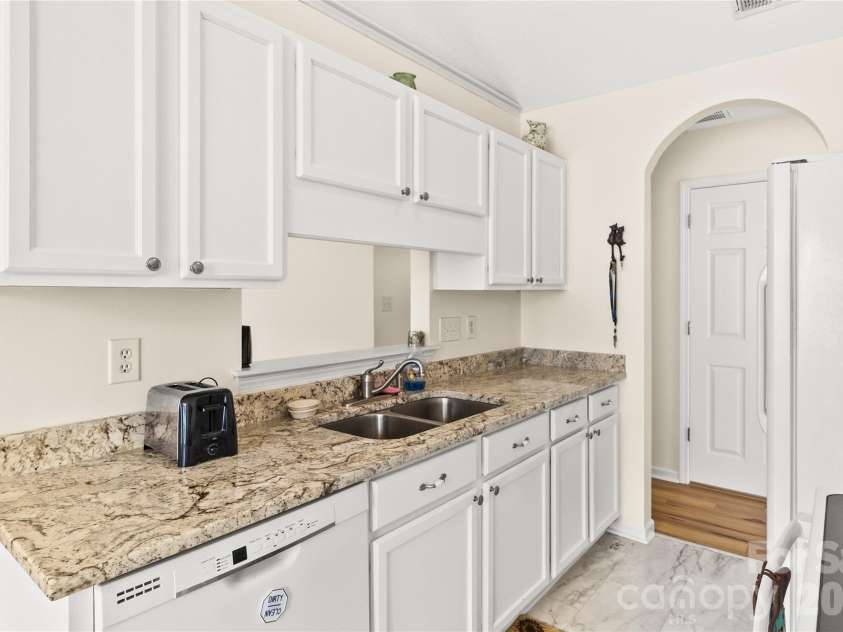 5405 Katherine Court, Dallas, NC 28034.  MLS# CAR4405135, YatesRealty ID 40301. 