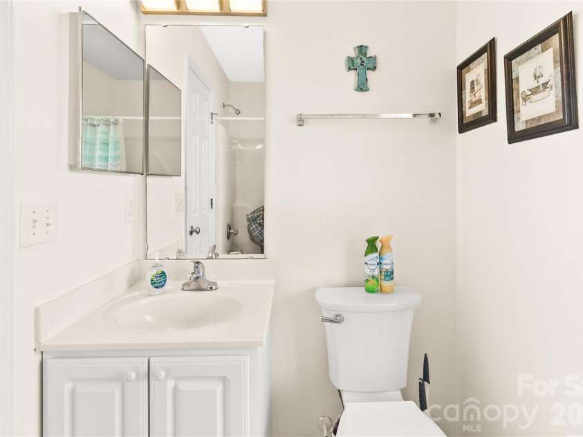 5405 Katherine Court, Dallas, NC 28034.  MLS# CAR4405135, YatesRealty ID 40301. Full Bath 2
