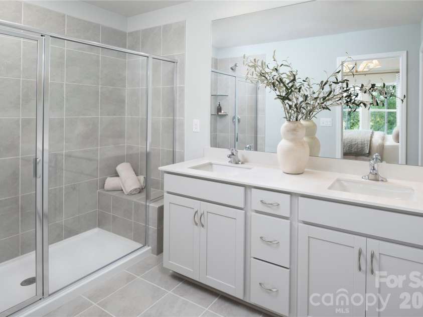 1323 Vibrant Road, Charlotte, NC 28215.  MLS# CAR4409031, YatesRealty ID 40303. 