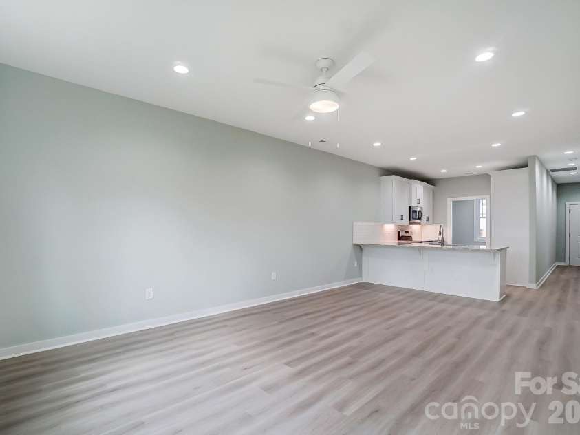 2866 15th Avenue Place, Hickory, NC 28602.  MLS# CAR4408998, YatesRealty ID 40305. 