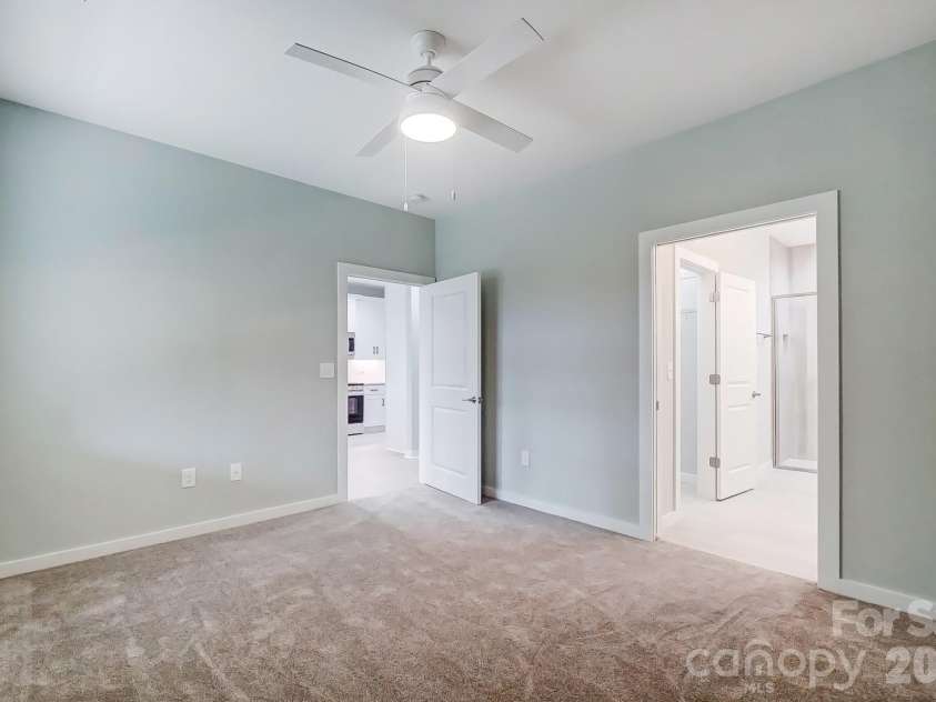 2866 15th Avenue Place, Hickory, NC 28602.  MLS# CAR4408998, YatesRealty ID 40305. 
