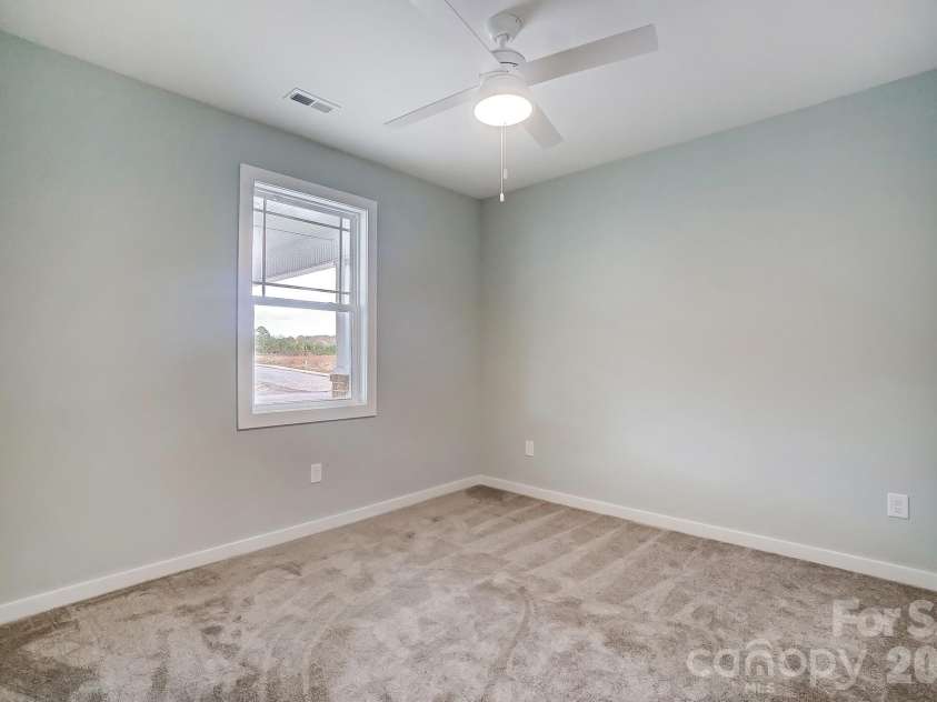 2866 15th Avenue Place, Hickory, NC 28602.  MLS# CAR4408998, YatesRealty ID 40305. 