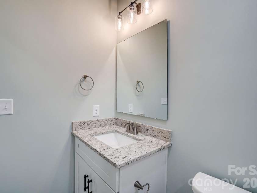 2866 15th Avenue Place, Hickory, NC 28602.  MLS# CAR4408998, YatesRealty ID 40305. 