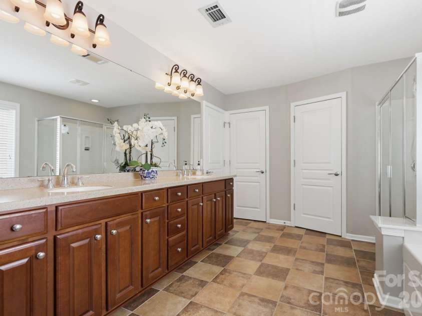 5098 Cressingham Drive, Fort Mill, SC 29707.  MLS# CAR4408612, YatesRealty ID 40307. 