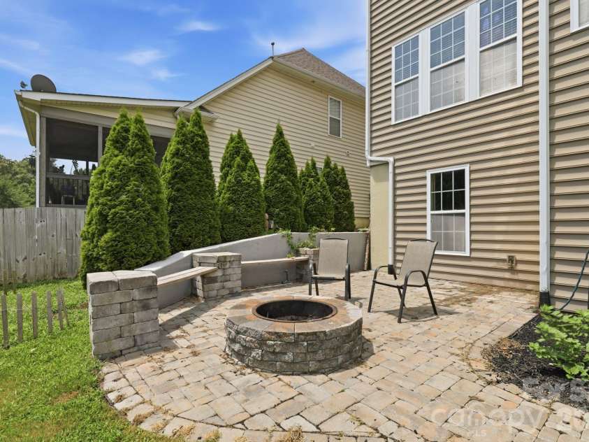 5098 Cressingham Drive, Fort Mill, SC 29707.  MLS# CAR4408612, YatesRealty ID 40307. 