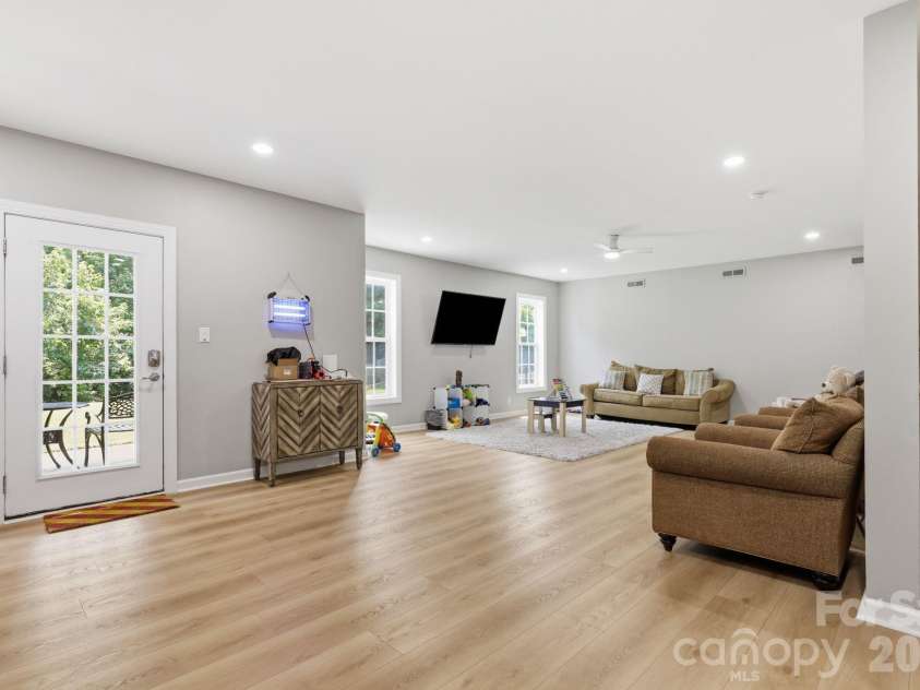 5098 Cressingham Drive, Fort Mill, SC 29707.  MLS# CAR4408612, YatesRealty ID 40307. Basement