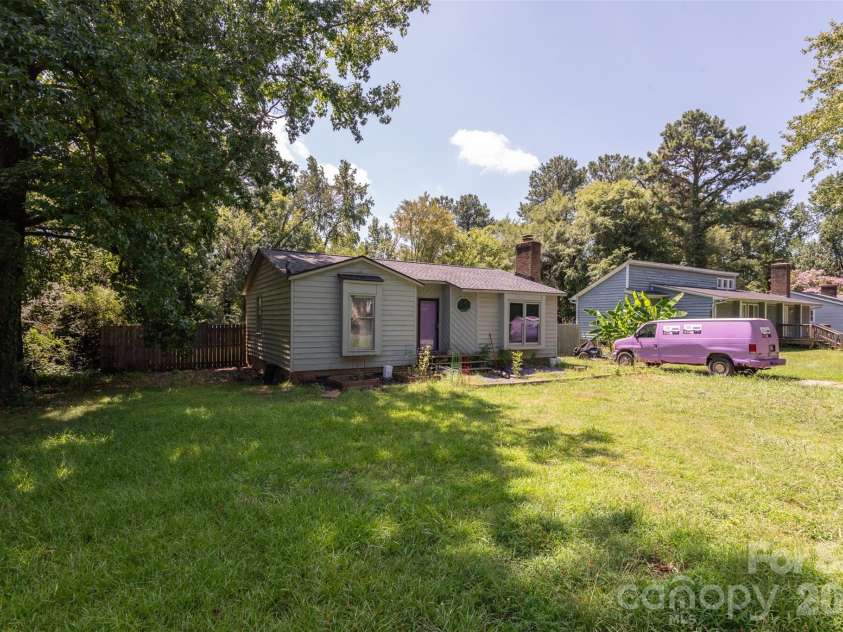 6718 Pueblo Lane, Charlotte, NC 28227.  MLS# CAR4408555, YatesRealty ID 40308. 