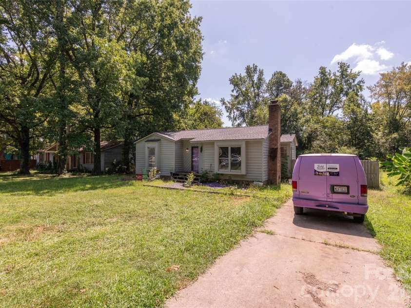 6718 Pueblo Lane, Charlotte, NC 28227.  MLS# CAR4408555, YatesRealty ID 40308. 