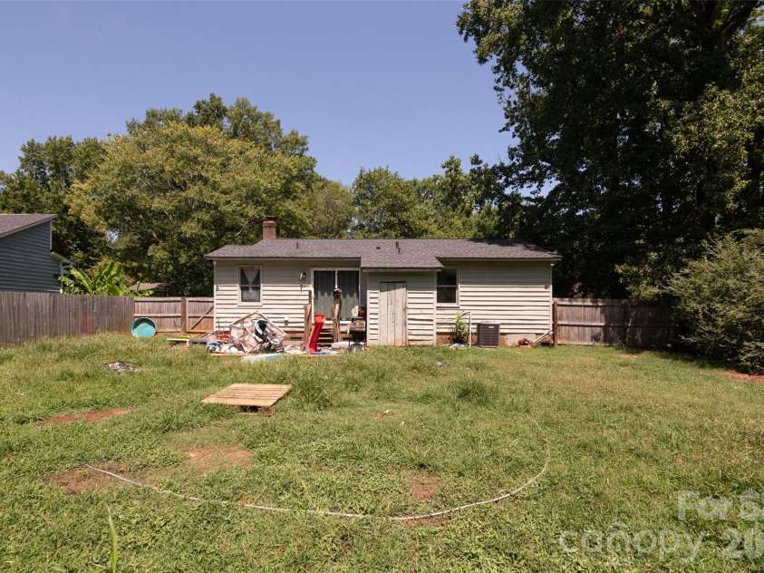 6718 Pueblo Lane, Charlotte, NC 28227.  MLS# CAR4408555, YatesRealty ID 40308. 