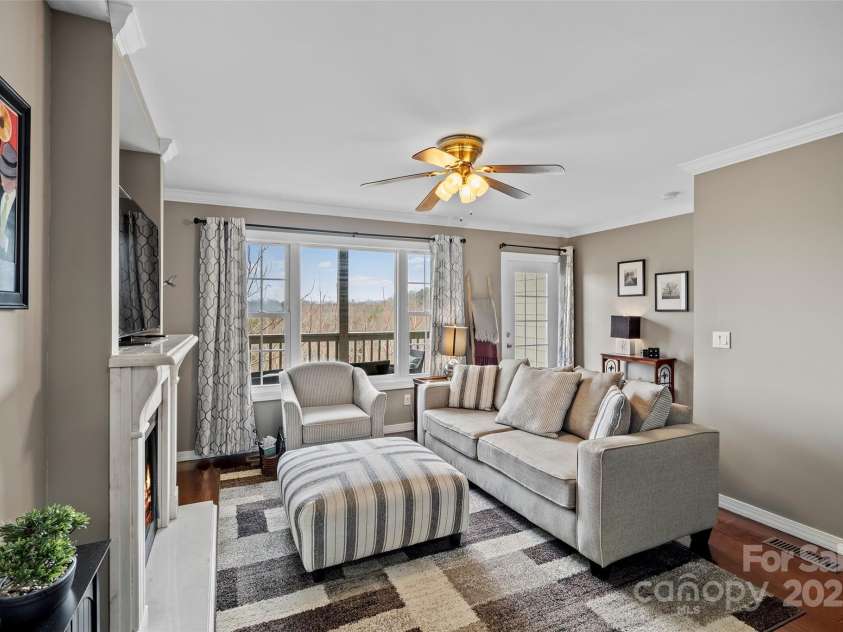 41 Rotunda Circle, Asheville, NC 28806.  MLS# CAR4225477, YatesRealty ID 4031. 