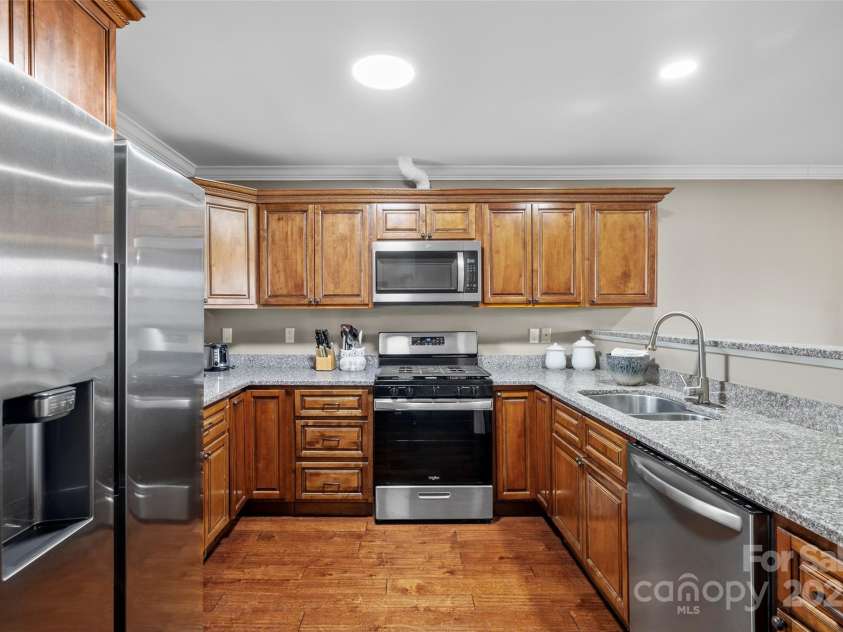 41 Rotunda Circle, Asheville, NC 28806.  MLS# CAR4225477, YatesRealty ID 4031. 