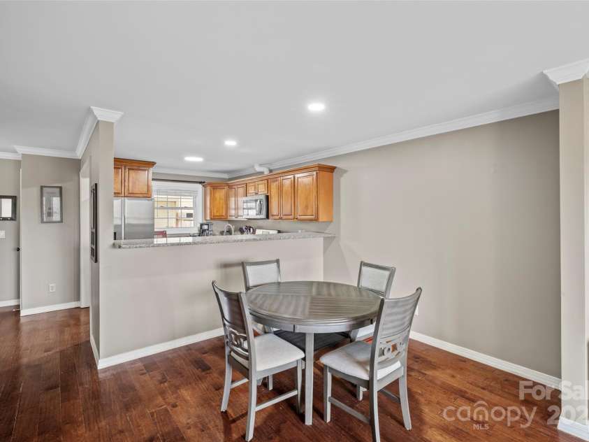 41 Rotunda Circle, Asheville, NC 28806.  MLS# CAR4225477, YatesRealty ID 4031. 