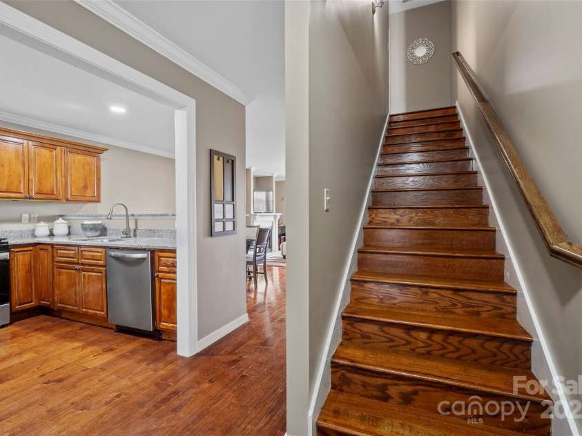 41 Rotunda Circle, Asheville, NC 28806.  MLS# CAR4225477, YatesRealty ID 4031. 