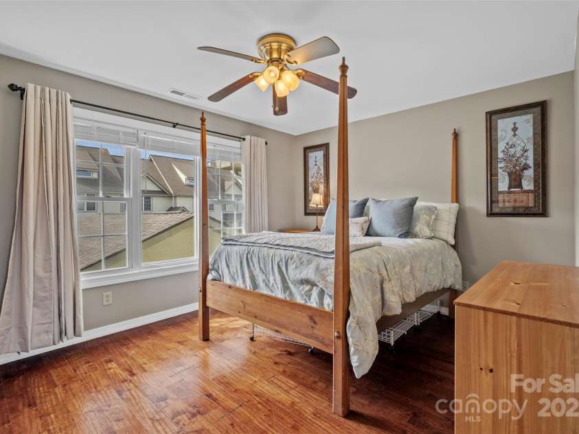 41 Rotunda Circle, Asheville, NC 28806.  MLS# CAR4225477, YatesRealty ID 4031. 