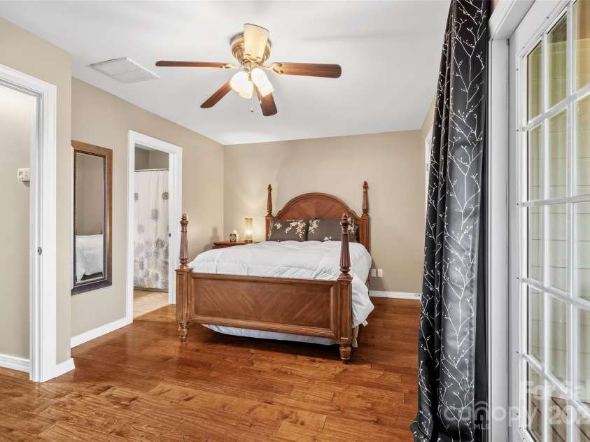 41 Rotunda Circle, Asheville, NC 28806.  MLS# CAR4225477, YatesRealty ID 4031. 