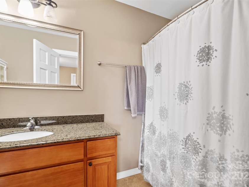 41 Rotunda Circle, Asheville, NC 28806.  MLS# CAR4225477, YatesRealty ID 4031. 