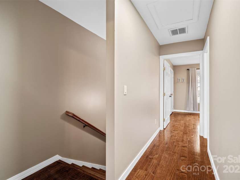 41 Rotunda Circle, Asheville, NC 28806.  MLS# CAR4225477, YatesRealty ID 4031. 