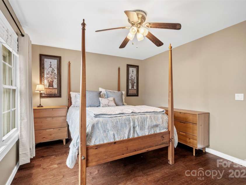 41 Rotunda Circle, Asheville, NC 28806.  MLS# CAR4225477, YatesRealty ID 4031. 