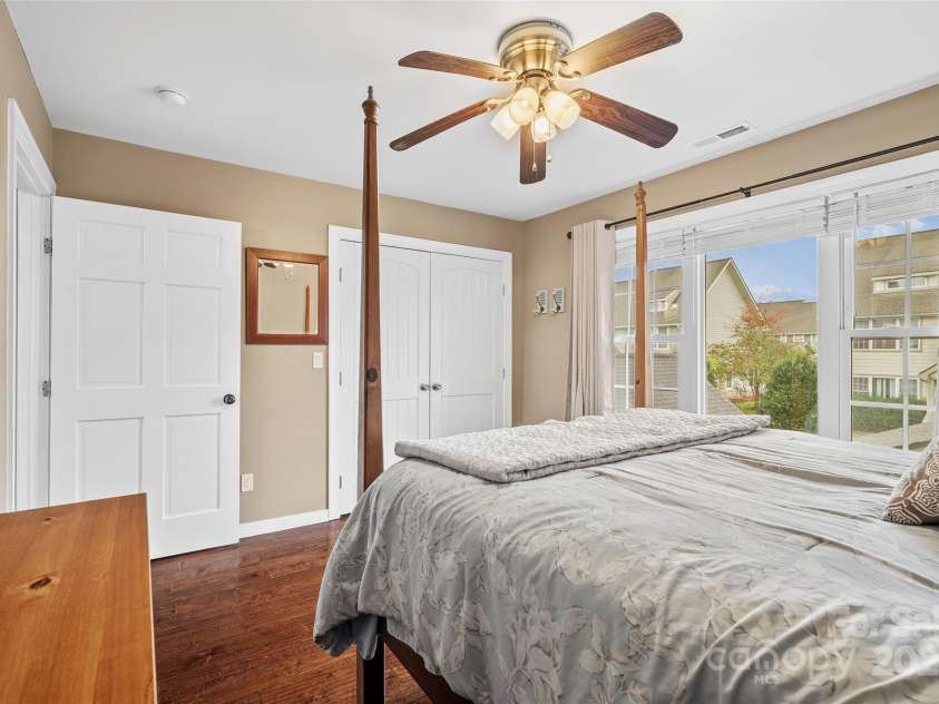 41 Rotunda Circle, Asheville, NC 28806.  MLS# CAR4225477, YatesRealty ID 4031. 