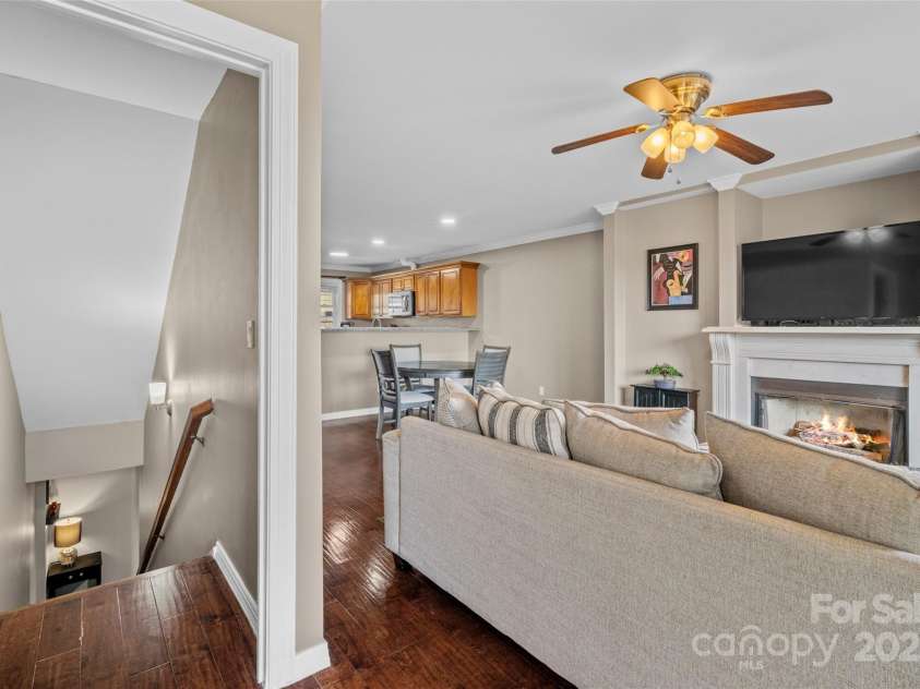 41 Rotunda Circle, Asheville, NC 28806.  MLS# CAR4225477, YatesRealty ID 4031. 